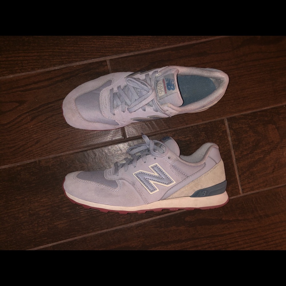 New Balance 696